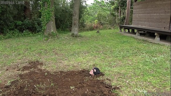 A slave buried alive by the japanese mistre