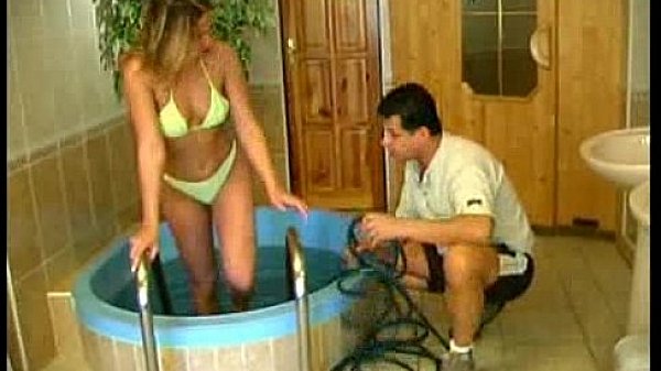 When she came ou of the tub... - free porn video