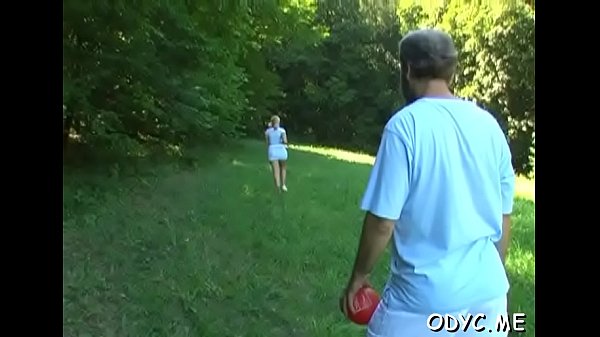 Hawt girl's hairless cunt banged