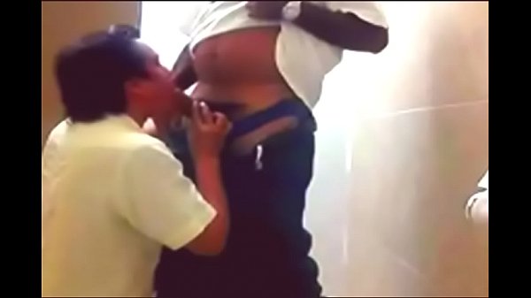 BLACK FAT BLOWJOB IN PUBLIC BATHROOM 