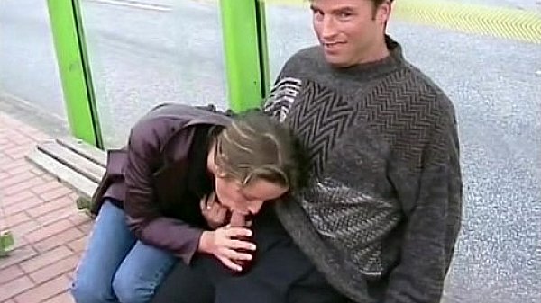 Outdoor sucking voyage