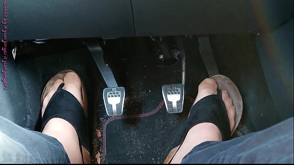 Nylon feet and toe separators in the car  