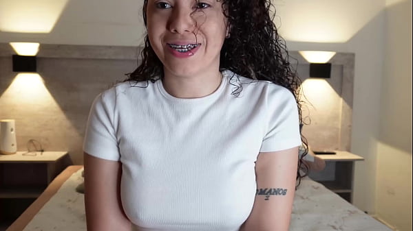 Joi Colombian girl shows you how she masturbates her meaty and hairy pussy