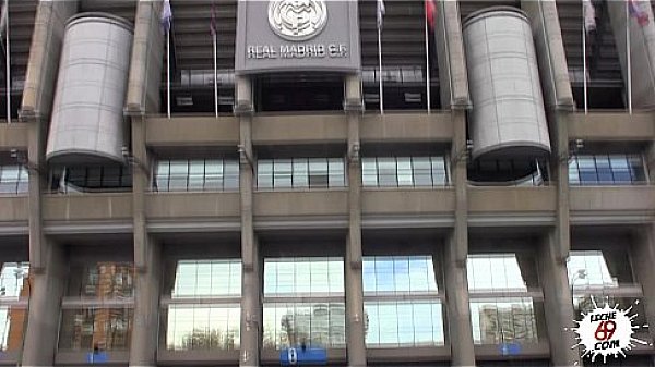 Amanda X - Real Madrid girl fanatic having sex - AmandaX folla a un aficionado