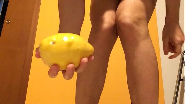 An huge lemon into an anal fridge 
