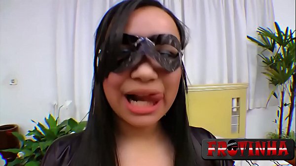 Novata chega com fogo no cu  