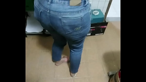 Boquete arriscado no escrit&oacute;rio