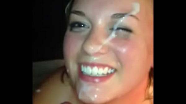 Gritando su leche en la cara