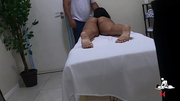 novinha da bunda grande foi receber massagem  