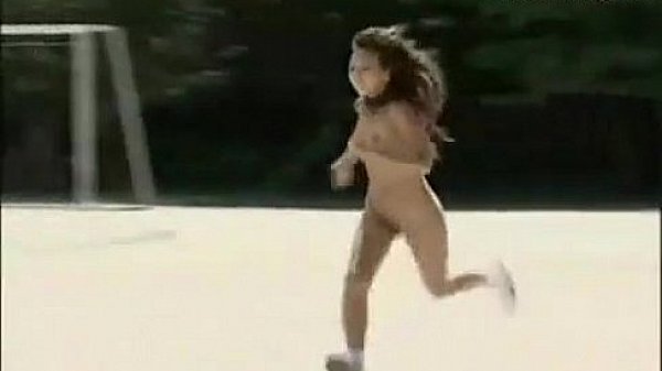 See how nudists like to live