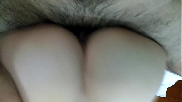 Thut gau trong nha nghi