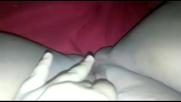 Tocando uma siririca  