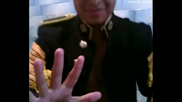 Mexicano chacal militar presume el uniforme Mexican soldier naked and uniform