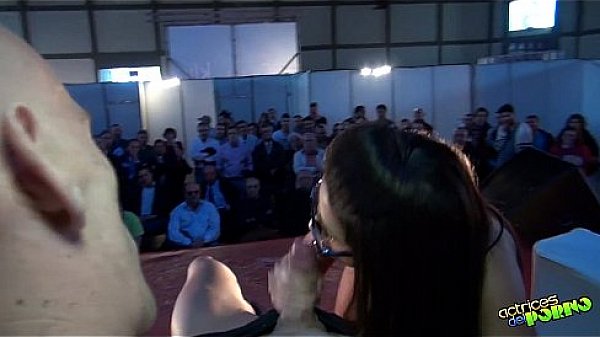 Julia de Luc&iacute;a folla en Oporto