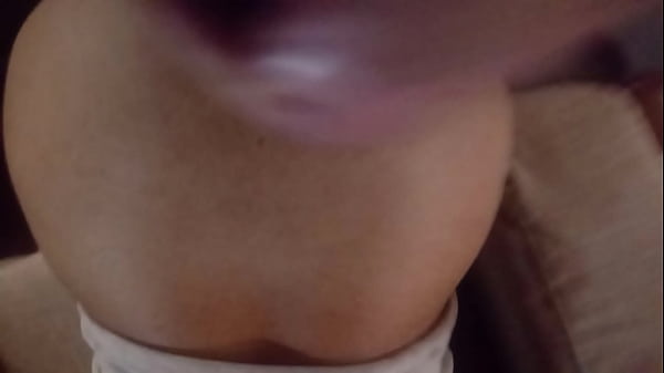 Cachando a mi chata en la sala  