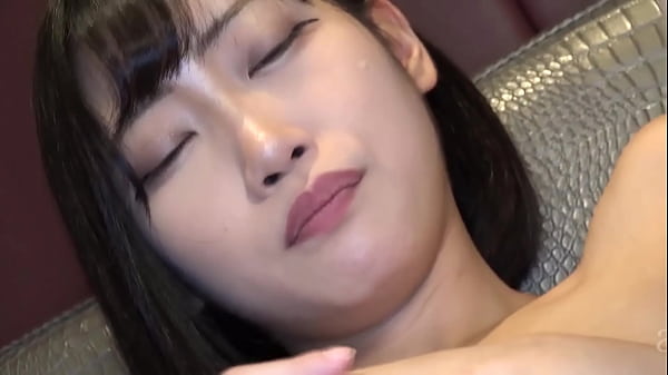 Uncensored, Japanese beauty. Slender and cute amateur 18 years old, toy caressing and blowjob before sex, beautiful pussy