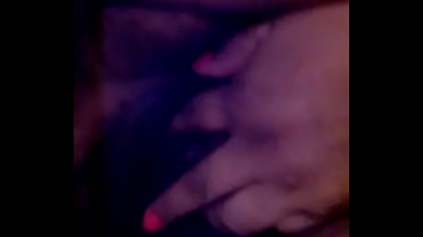 gordita locochona con sus dedos