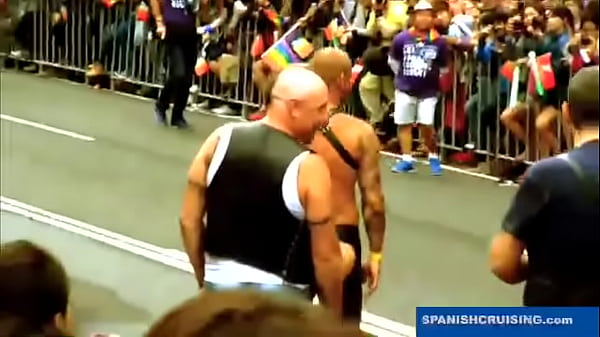 Machos maduros follando a pelo en Australia