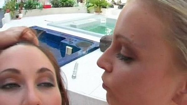 Sperm Swap Three hot&nbsp;chicks&nbsp;swapping cum