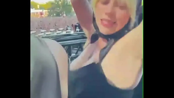 Que rico se les mueven las gomas a Billie Eilish