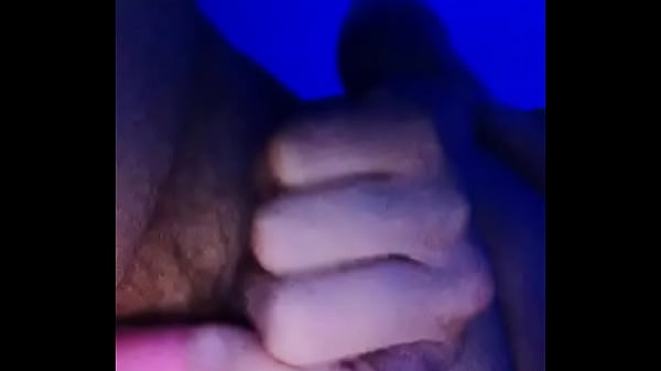 Vibrador en co&ntilde;oto peludo