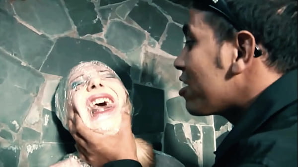 Andr&ocirc;meda presa e fudida a for&ccedil;a no pl&aacute;stico filme - Cl&aacute;ssico