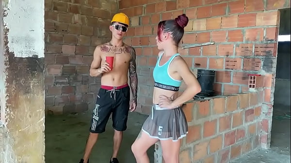 ME ENCANTA SER INFIEL Y SACAR LA LECHE DE MI EMPLEADO.