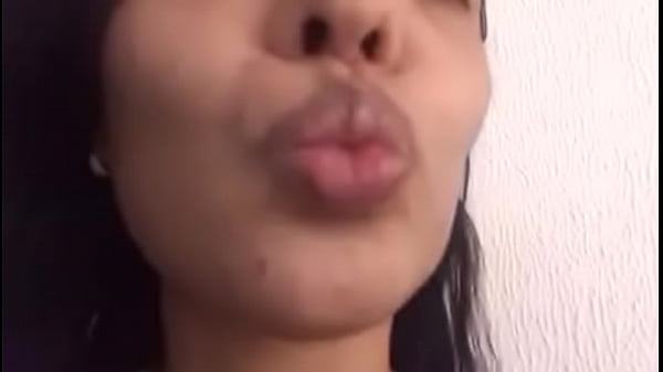 Morena engolindo porra (swallowing my cum)