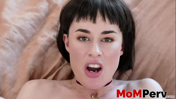 Olive Glass fails to get pregnant from her husband; she turns to her stepson, convincing him to conceive for her so she can get pregnant from his sperm.