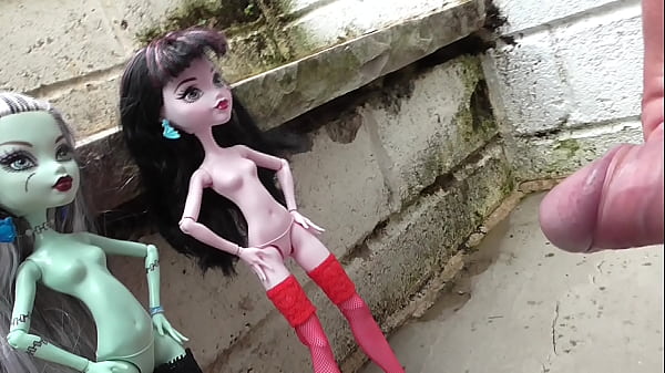 Kinky fishnet dolls piss party