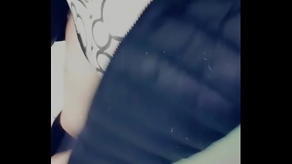 Petit teasing coquin dans les toilettes publiques - ( Rattrapage de Contenu )