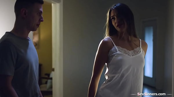 Gizelle Blanco catches her gfs stepbrother peeking.She leaves the bedroom and finds his dick hard.The brunette lets him fuck her in the hallway