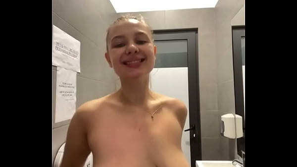 Public extreme deepthroat