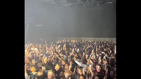 Live stage four minutes