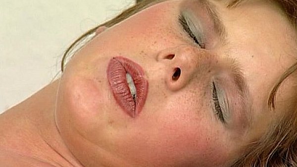 JuliaReaves-DirtyMovie - Ich Fick Mich - scene 9 - video 2 shaved sexy nudity oral pussy