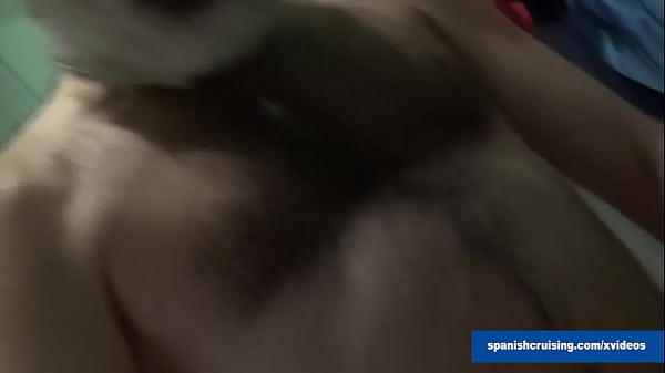 Machos peludos cogiendo a pelo  