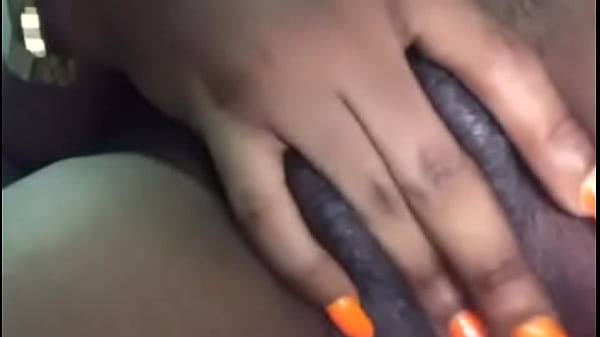 Elle jouie en pensant &agrave; ma bite