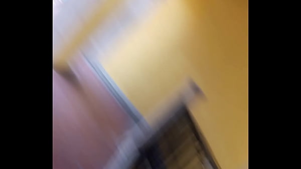 Bajo la falda en escaleras