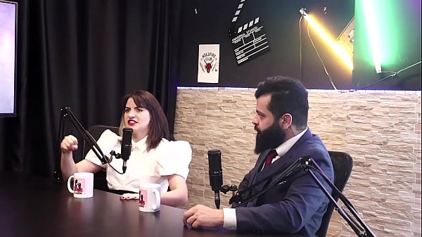 J&aacute; tomaram bolo de produ&ccedil;&atilde;o porque queriam ir fumar, e as coisas no swing s&atilde;o mais caras - Lady Snow e Lord Kenobi (SHEER/RED)