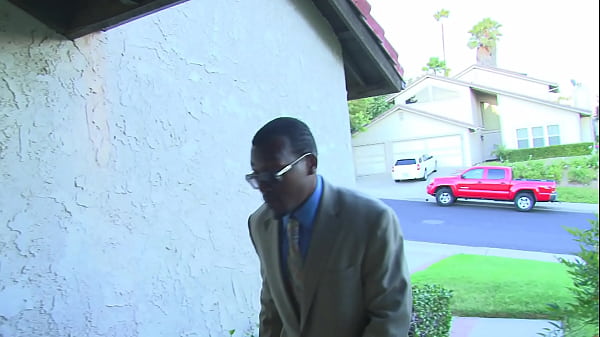 Jessica Ryan Tries Black Dick With An Older Man