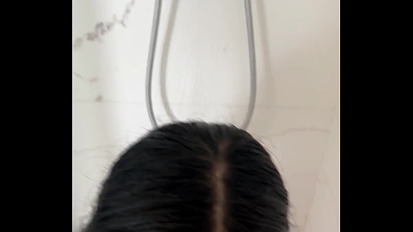 Wet Sex In The Shower Cumming In The Mouth - Sara Retali & Sergio Lagos