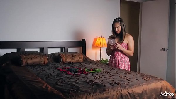 Twistys.com - Licking the in law with Kobe Lee, Sara Luvv