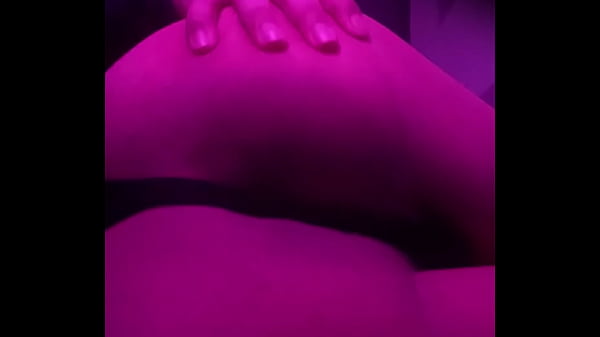 Cute femboy slaps his bubblebutt  