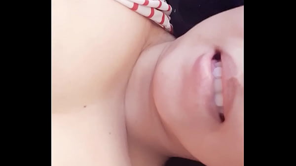 Escuchando villancicos y tocandome