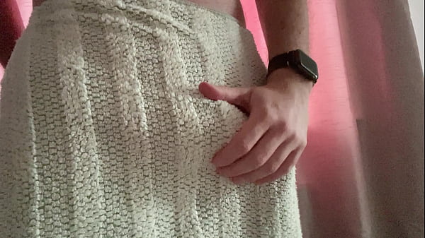 MrBigDickUK gets out the bathroom wearing only a towel, and his big dick is ready to fuck  