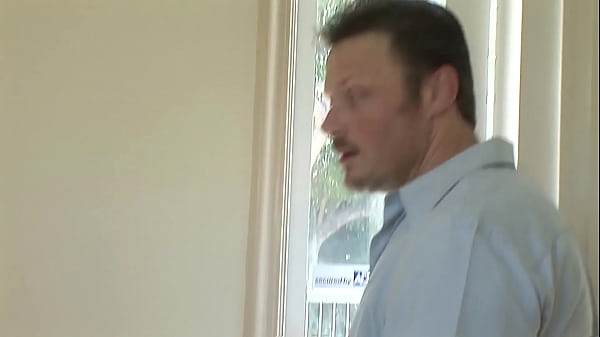 18 year old stepdaughter is ready to fuck her until she cums  