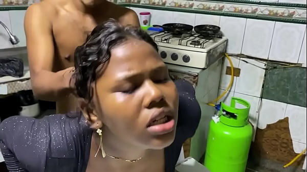 Ella me extra&ntilde;a y volvi&oacute; a darme una sorpresa esta vez solt&oacute; su culo y la foll&eacute; sin cond&oacute;n  me corr&iacute; profundamente dentro de esa perra MARIAFERNANDA