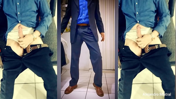 Amateur en traje bailando mostrando su verga 