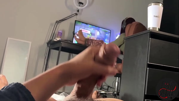 Hot guy jerked off for me while I wasn't looking and came to show me