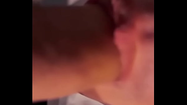 EL REPARTIOR DE PIZZA ME FOLLA EN LA PUERTA DE MI DEPARTAMENTO